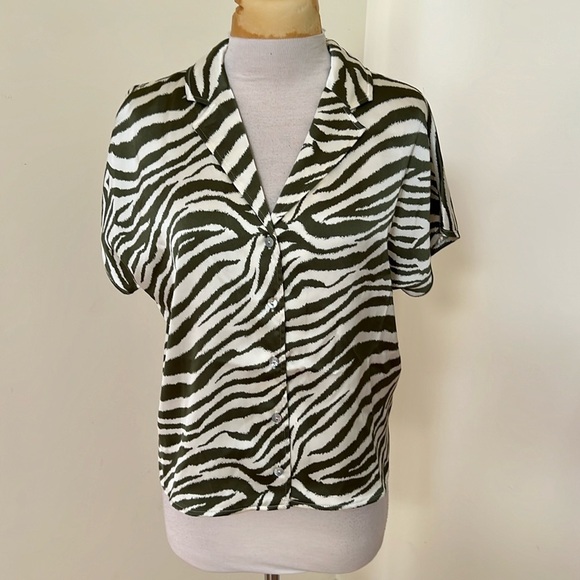 Rachel Zoe Green /ivory combo large front button short top, NWT. - Picture 1 of 7